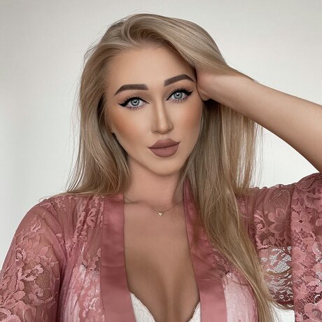 Naken lekkede OnlyFans-bilde av Simona