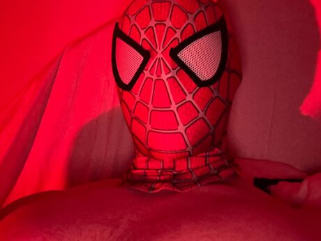 Nahá fotka uniklých OnlyFans od Peter Parker
