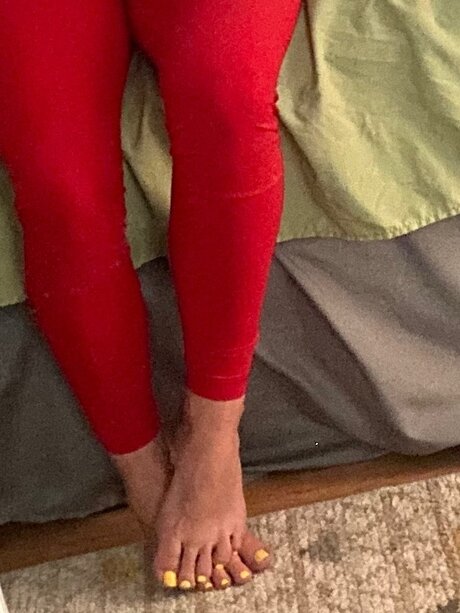 Naken lekkede OnlyFans-bilde av Sugar Foot Baby