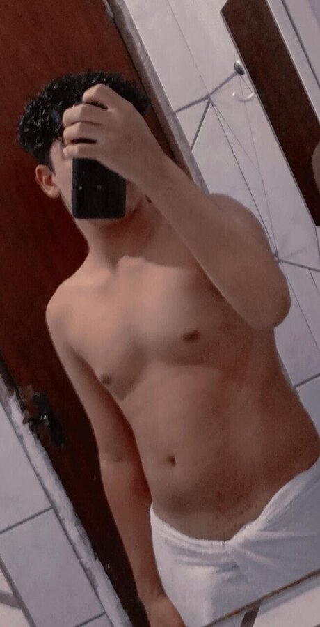 Nahá fotka uniklých OnlyFans od Augus Noir