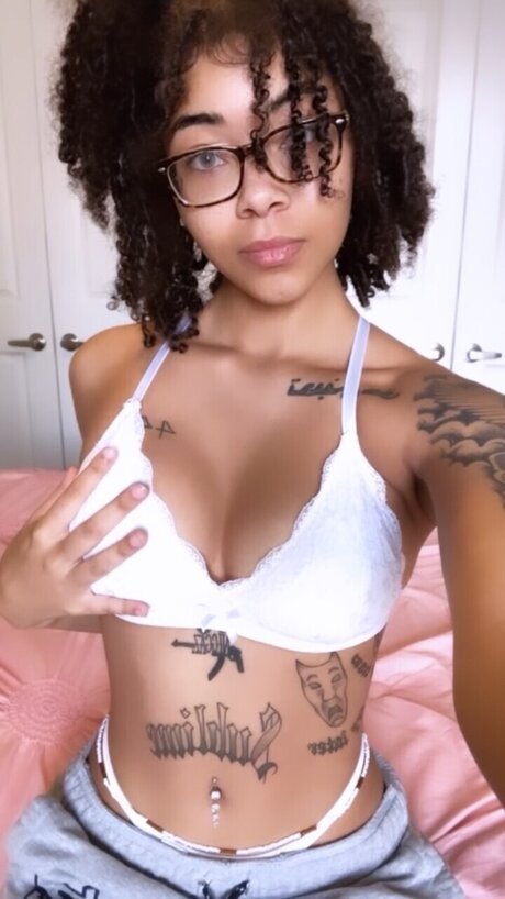Naken läckt OnlyFans-bild av Britain