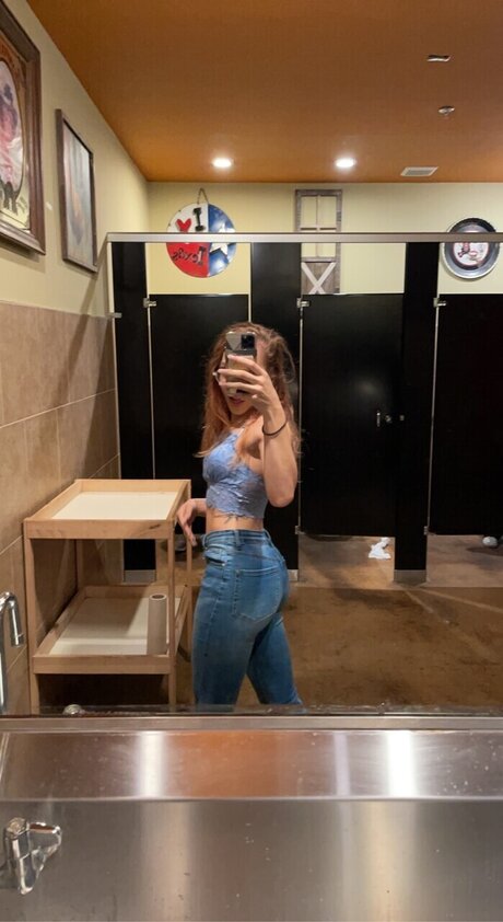Naken lekkede OnlyFans-bilde av Sweet Ampamp Petite