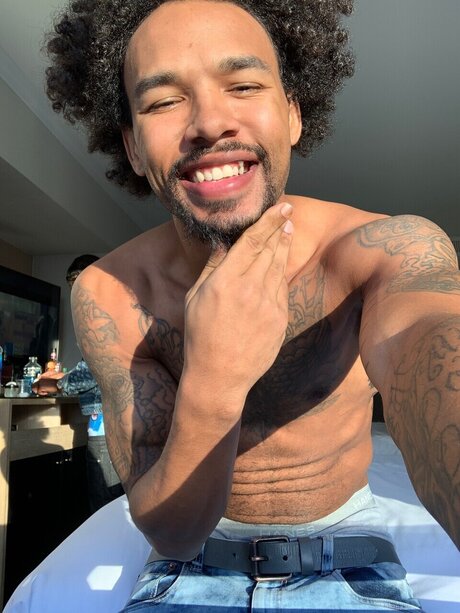 Naken lekkede OnlyFans-bilde av Dylan Ward