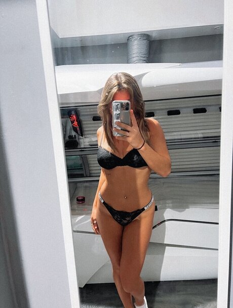 Naken lekkede OnlyFans-bilde av Talia