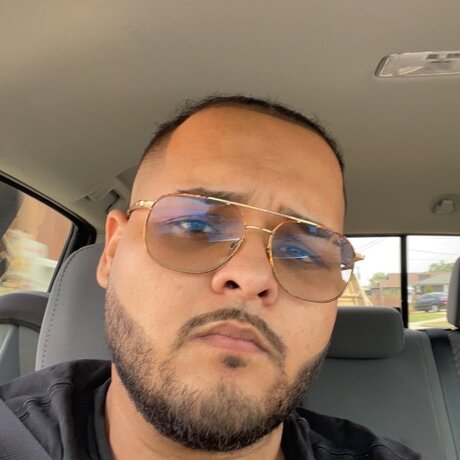 Alaston vuotanut OnlyFans-kuva Arcangel
