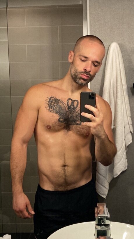 Nagie wyciekłe zdjęcie OnlyFans od Sean