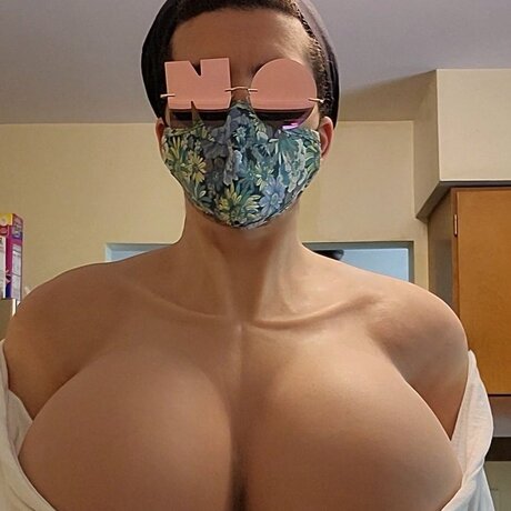 Nahá fotka uniklých OnlyFans od Nemo Krad
