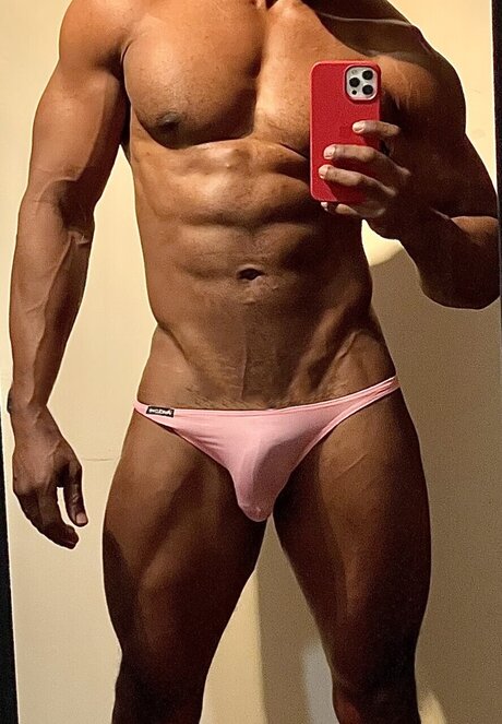 Naken lekkede OnlyFans-bilde av Blatin 