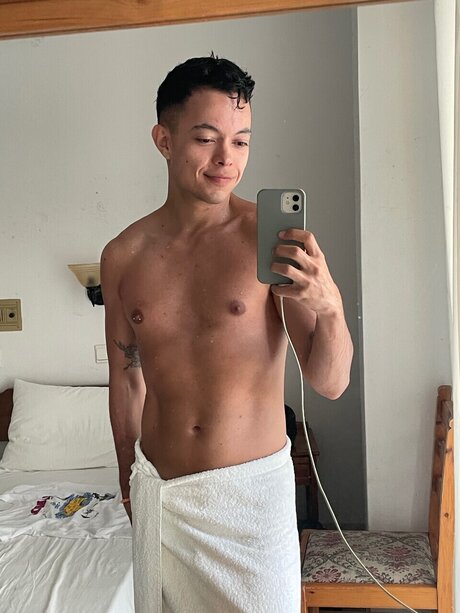 Naken lekkede OnlyFans-bilde av Joo