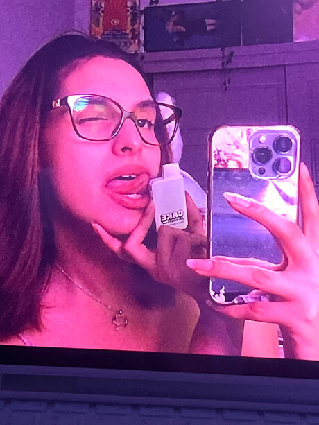 Naken lekkede OnlyFans-bilde av Peach