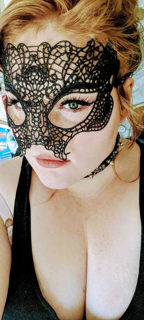 Naken lekkede OnlyFans-bilde av Naughtynurseaide