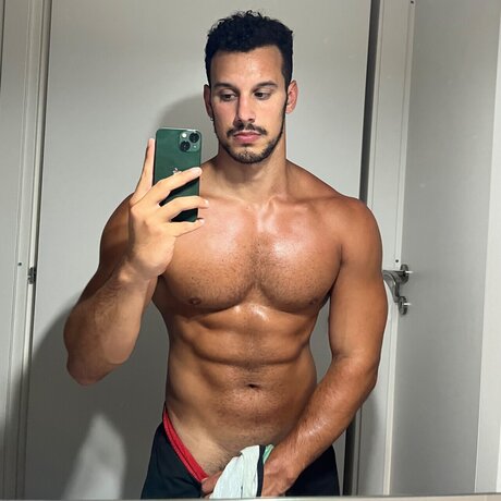 Naken läckt OnlyFans-bild av Beeboyof