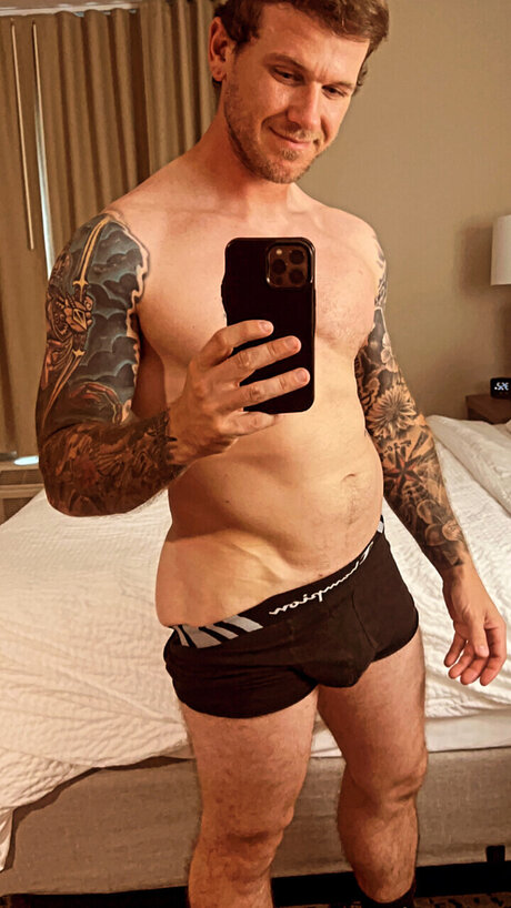 Naken läckt OnlyFans-bild av Countrybobby20