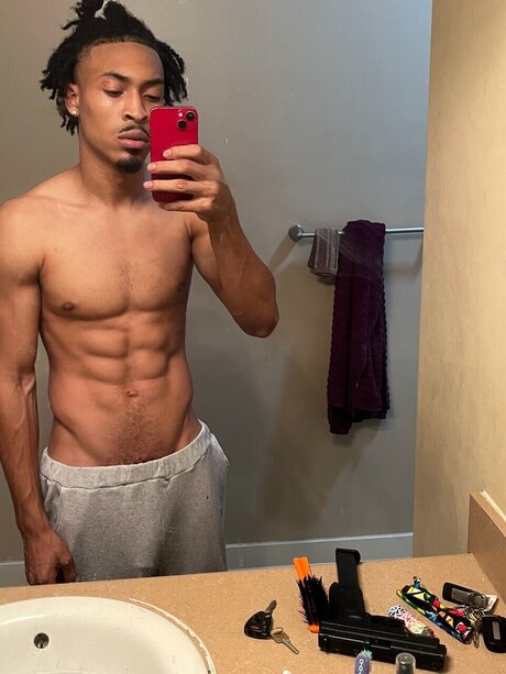 Naken läckt OnlyFans-bild av Braszuan