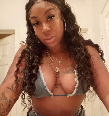 Naken lekkede OnlyFans-bilde av Beautii