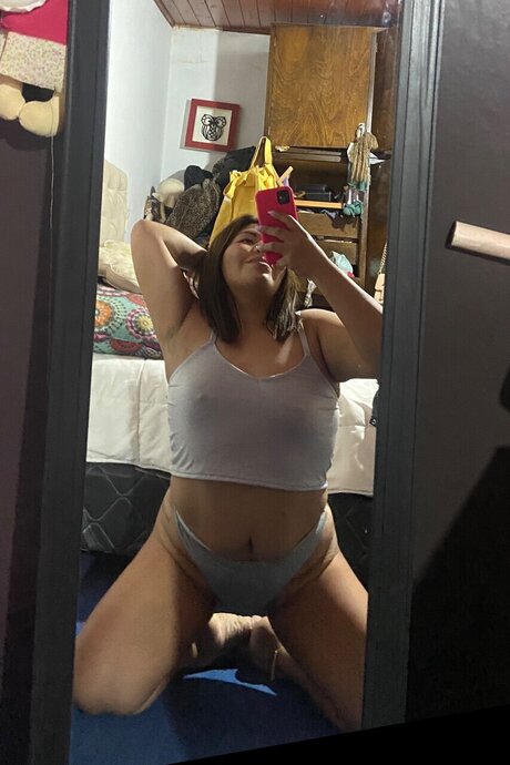 Naken lekkede OnlyFans-bilde av Magalie Free Account