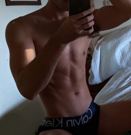 Naken lekkede OnlyFans-bilde av 