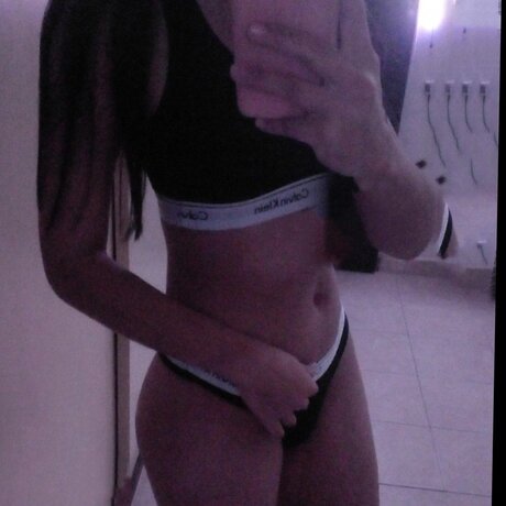 Naakte gelekte OnlyFans-foto van Bylayaa