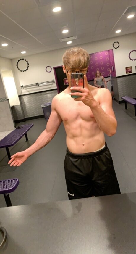 Naken lekkede OnlyFans-bilde av Preston