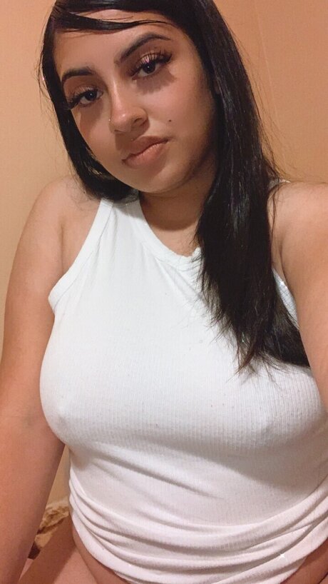 Naakte gelekte OnlyFans-foto van Suzan