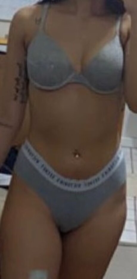 Обнаженная фотография утечки OnlyFans от Notsoinnocentbabyy
