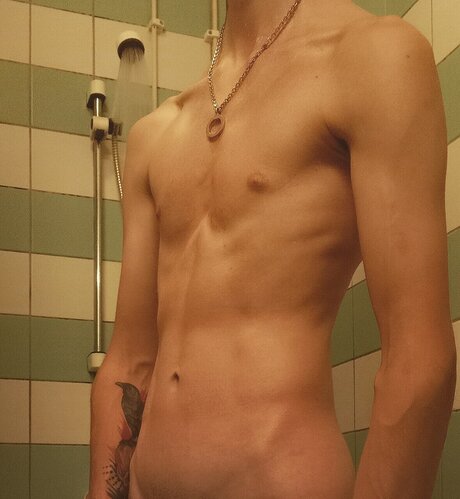 Naken läckt OnlyFans-bild av Hess