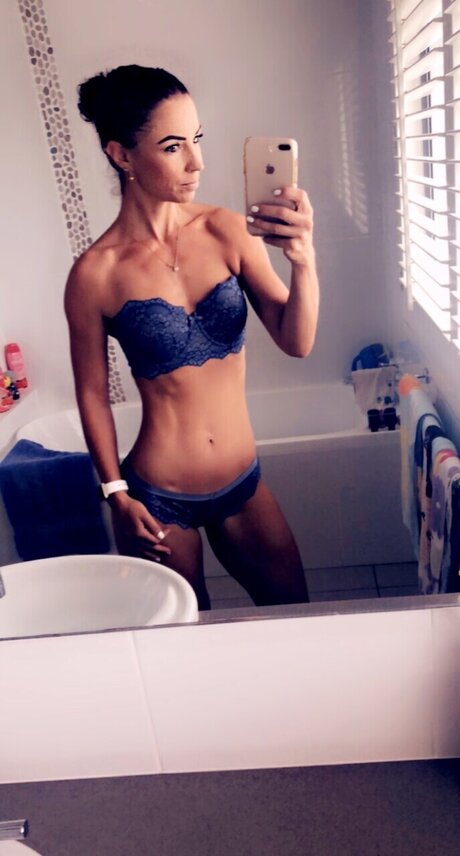 Naken lekkede OnlyFans-bilde av Msfit