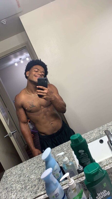 Naken läckt OnlyFans-bild av Daddyd