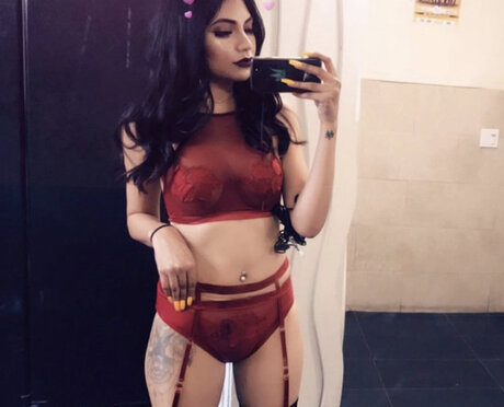 Naken lekkede OnlyFans-bilde av Skyylar
