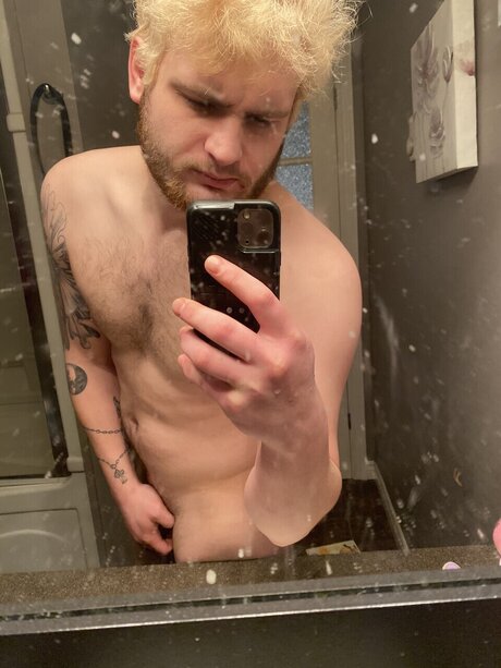 Naken lekkede OnlyFans-bilde av Thorzy