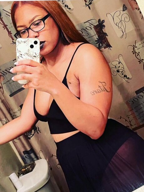 Naken lekkede OnlyFans-bilde av Bella Nicole