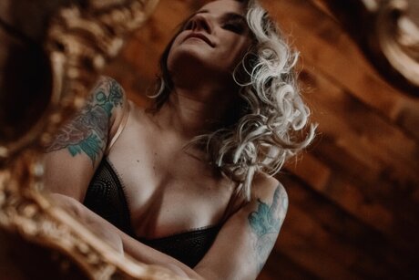 Naken lekkede OnlyFans-bilde av Olive