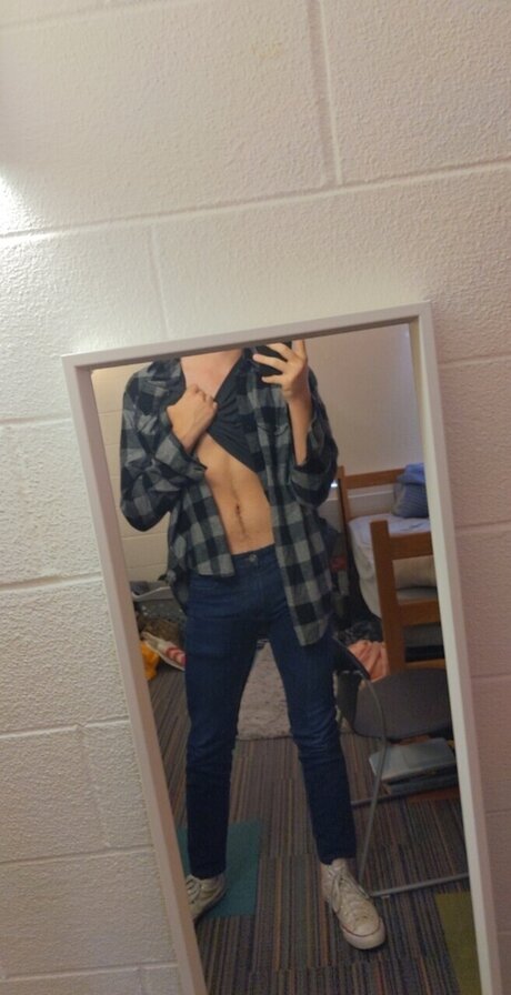 Naken lekkede OnlyFans-bilde av Rocketboy