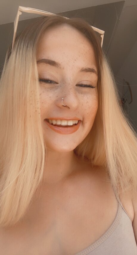 Naken lekkede OnlyFans-bilde av Ellie