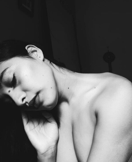 Naken lekkede OnlyFans-bilde av   