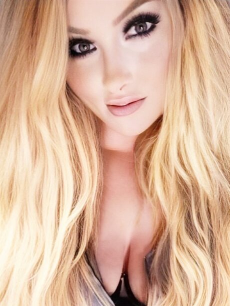 Naken läckt OnlyFans-bild av Tabby