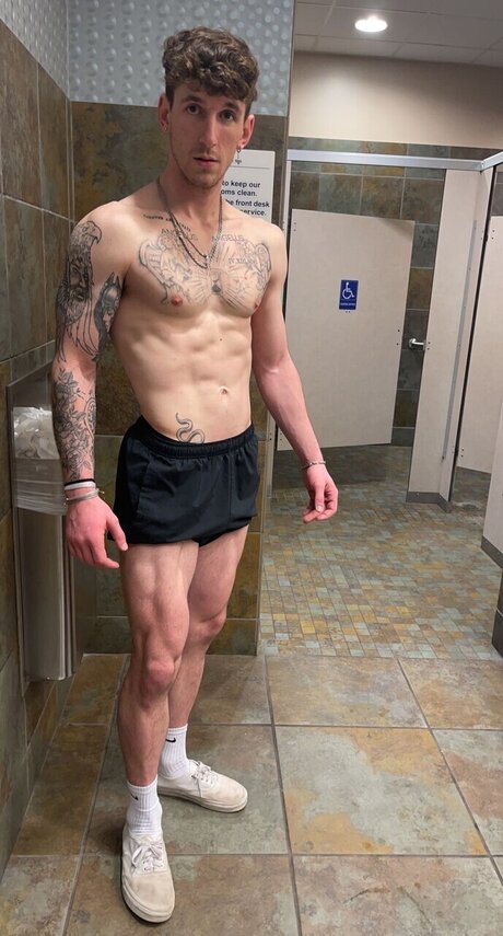 Naken lekkede OnlyFans-bilde av Tanner