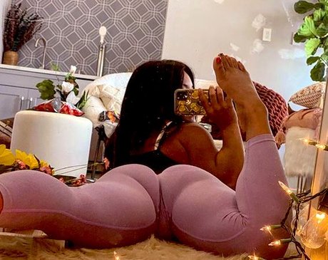 Nahá fotka uniklých OnlyFans od The Real Lady Tarzan