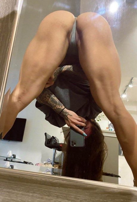Alasti lekkinud OnlyFans-i pilt Bakhar Nabieva