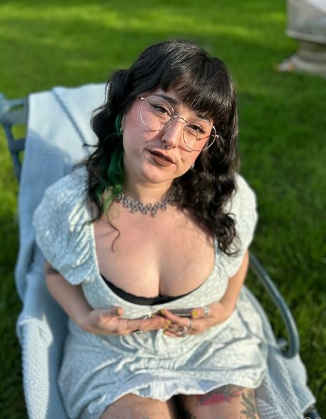 Nahá fotka uniklých OnlyFans od Bella Mae