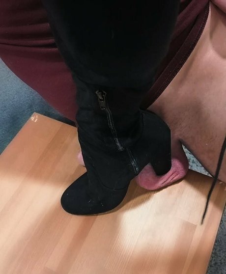 Naken lekkede OnlyFans-bilde av Kinky Mistress
