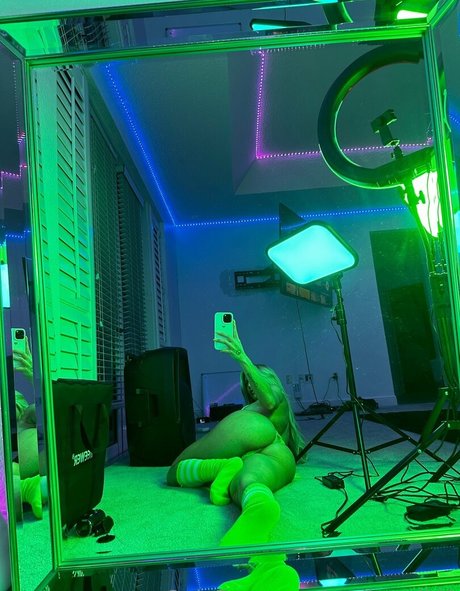 Emilyy Wild