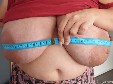 Alaston vuotanut OnlyFans-kuva Nadine Jansen