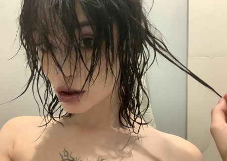 Naken läckt OnlyFans-bild av Ady Dark