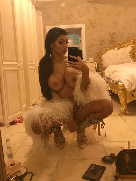 Chloe Khan
