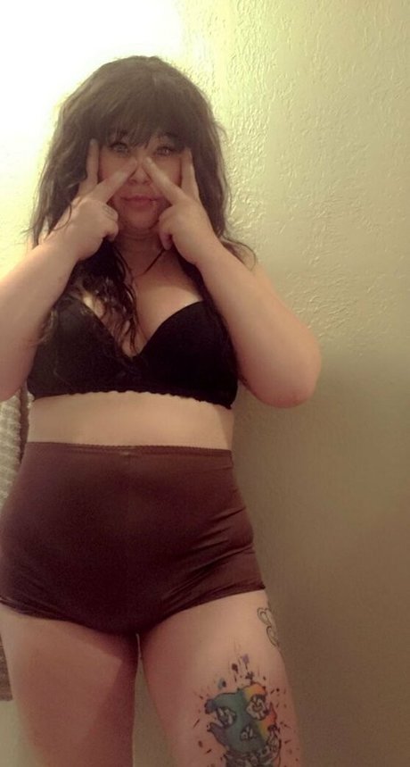 Foto desnuda filtrada de OnlyFans de Tiramisueatsyou