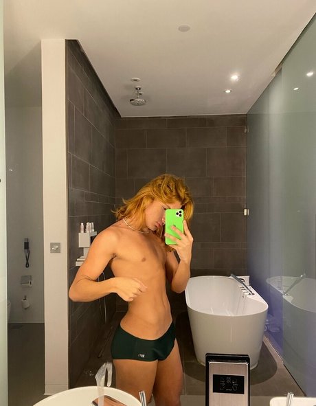 Naken lekkede OnlyFans-bilde av Joaoheenry