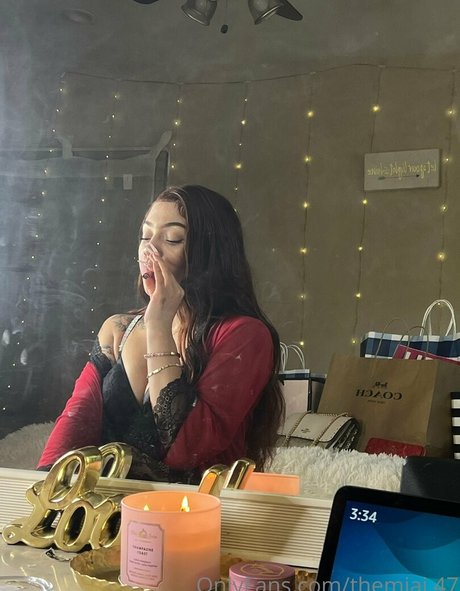 Naken läckt OnlyFans-bild av Themiaj47