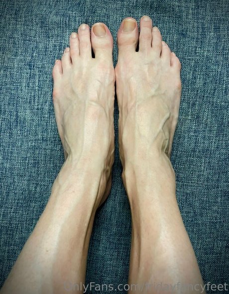 Alaston vuotanut OnlyFans-kuva Fridayfancyfeet