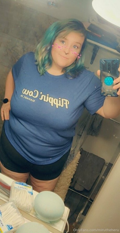 Naken lekkede OnlyFans-bilde av Mirutheheru